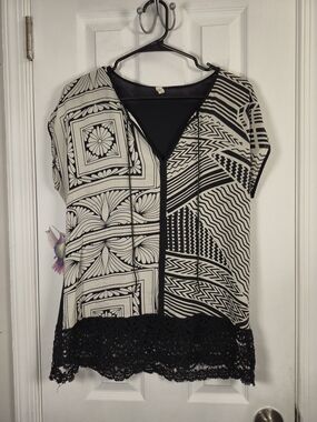 TINY Anthropologie Black Cream Geometric Lace Hem Tassel Boho Blouse Large